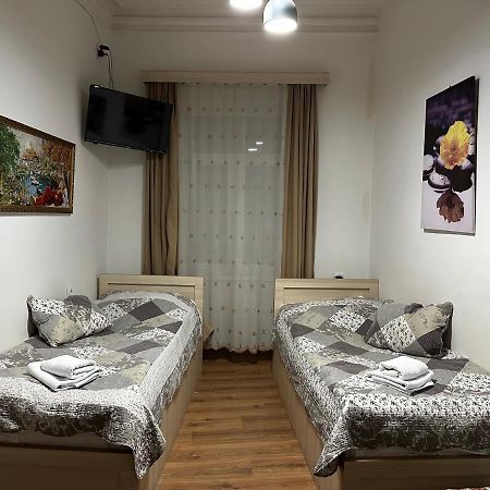 Leselidze Guest House ティビリシ エクステリア 写真