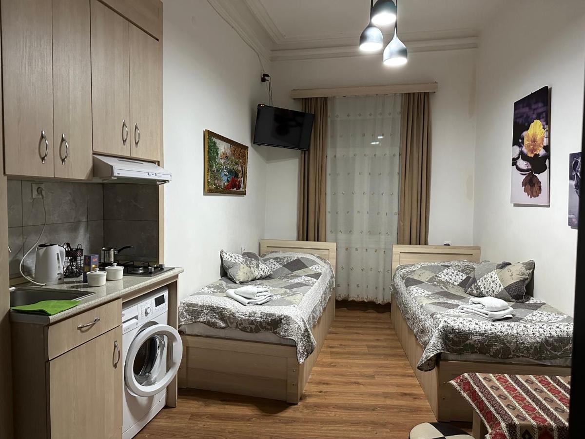 Leselidze Guest House ティビリシ エクステリア 写真