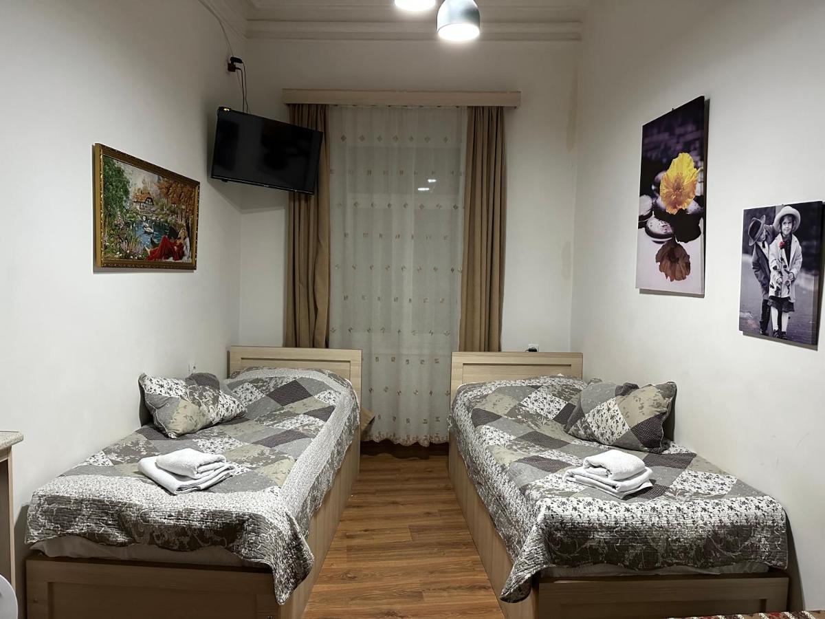 Leselidze Guest House ティビリシ エクステリア 写真