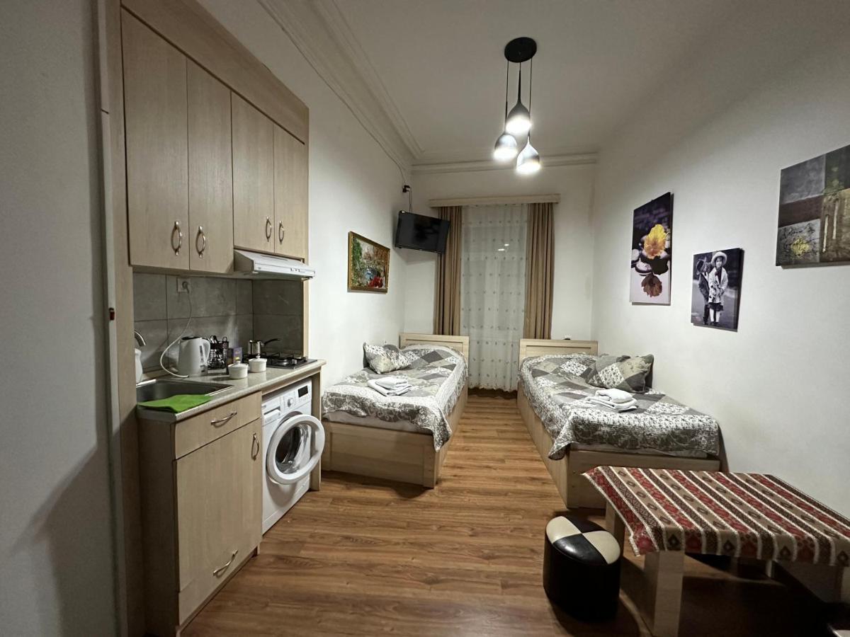 Leselidze Guest House ティビリシ エクステリア 写真